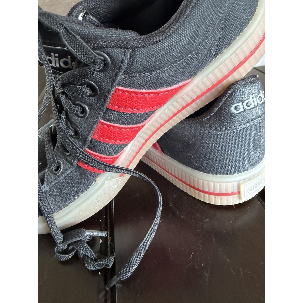 Adidas Daily 3.0 Kids Size 1 US Sneakers Black Red Canvas Low Top FX7272